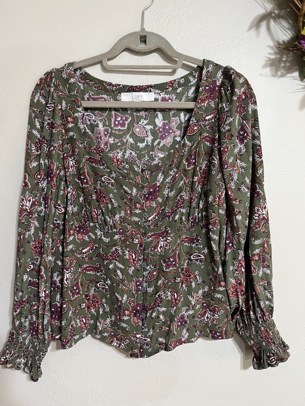 🌾LOFT Olive Green Paisley Button-Front Blouse with Plum Accents